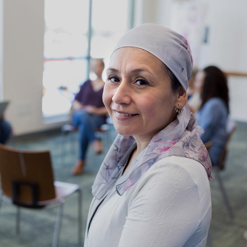 vrouw hoofddoek groepsgesprek